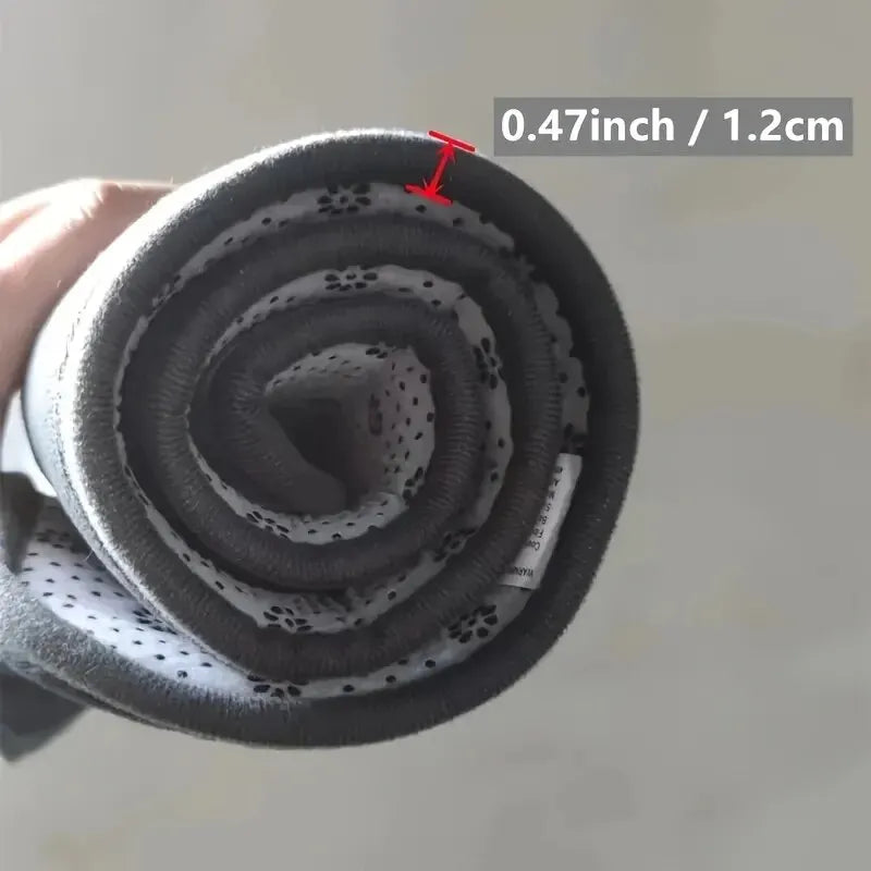 Rolled thickened flannel bathroom mat with 1.2cm sponge thickness.